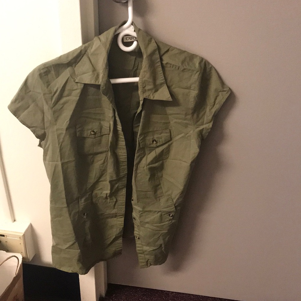 Cargo button up